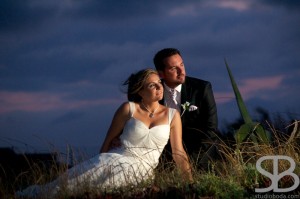 novios en exteriores